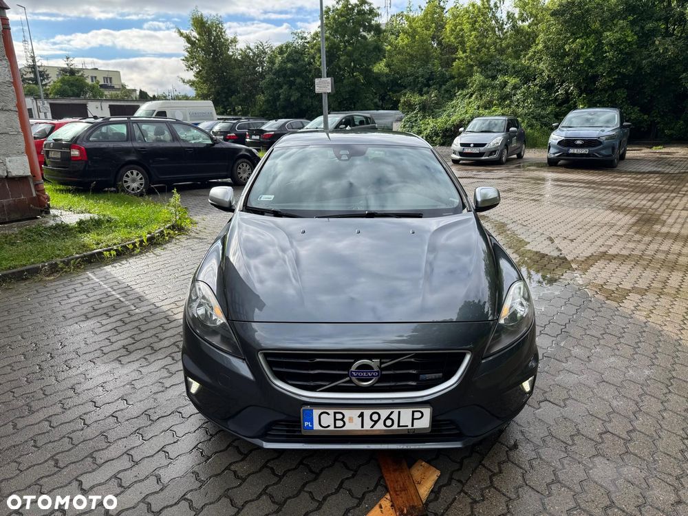 Volvo V40 D2 R-Design - 1