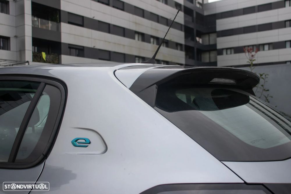 Peugeot e-208 Allure Pack - 10