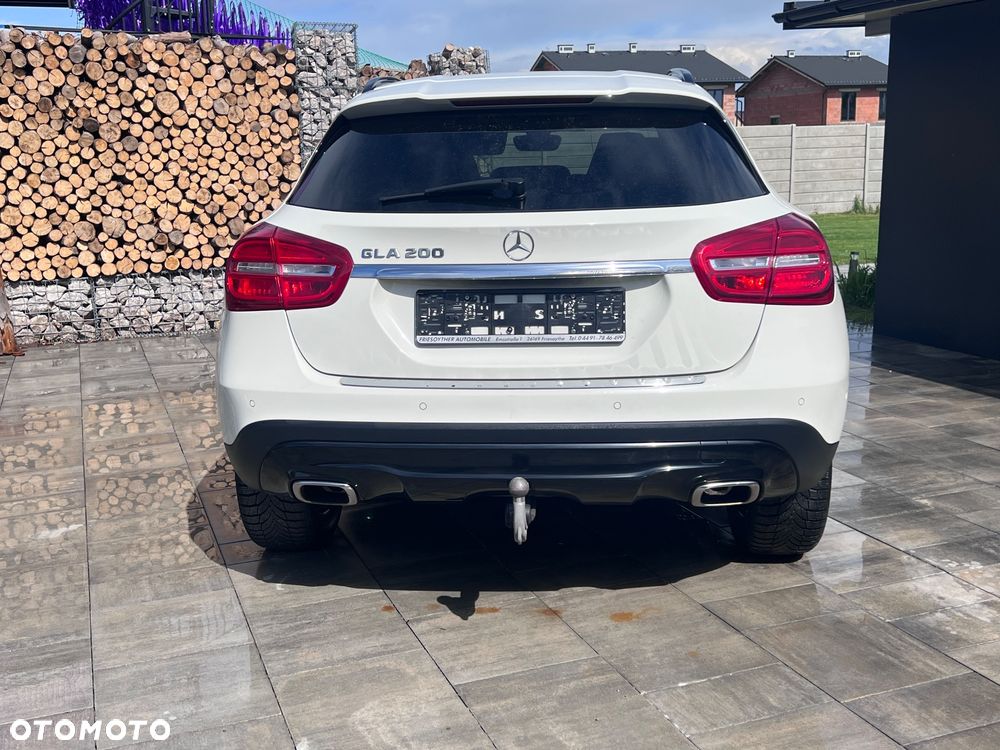 Mercedes-Benz GLA 200 7G-DCT StreetStyle - 11