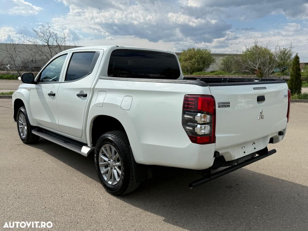Mitsubishi L200 Double Cab 2.2 DI-D M/T Instyle - 12