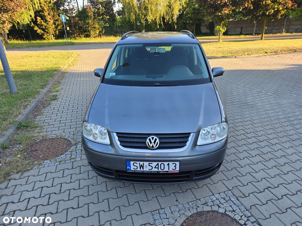 Volkswagen Touran 1.6 FSI - 4