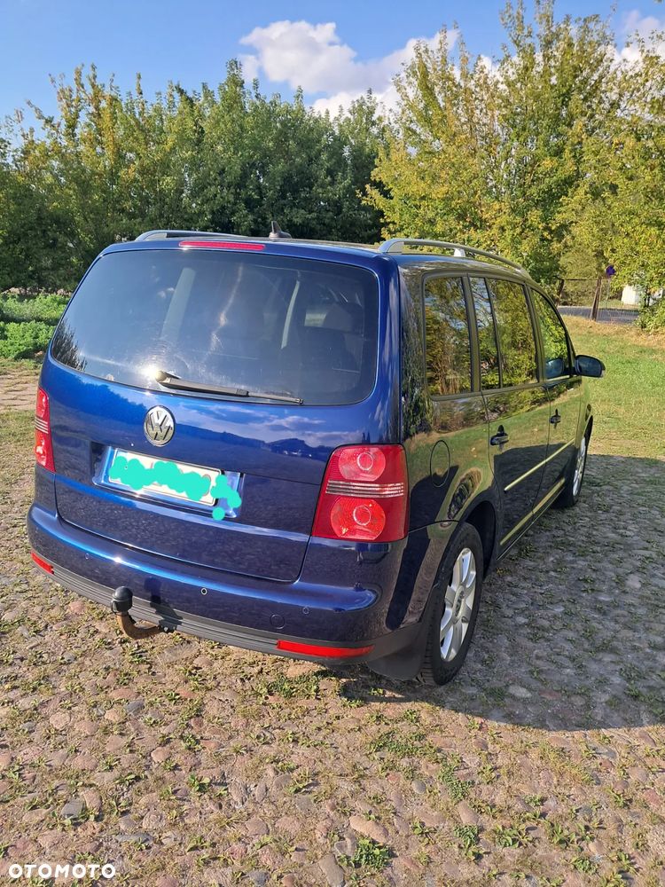 Volkswagen Touran 1.4 TSI Conceptline DSG - 4