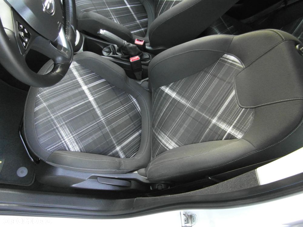 Opel Corsa 1.4 16V Color Edition - 16