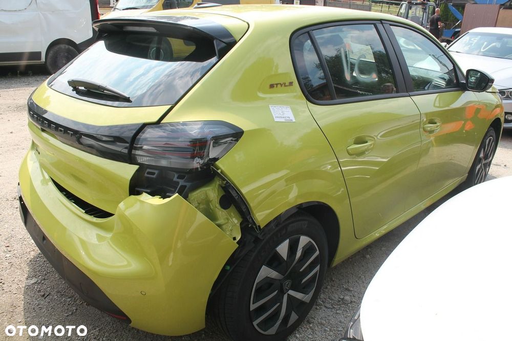 Peugeot 208 - 4