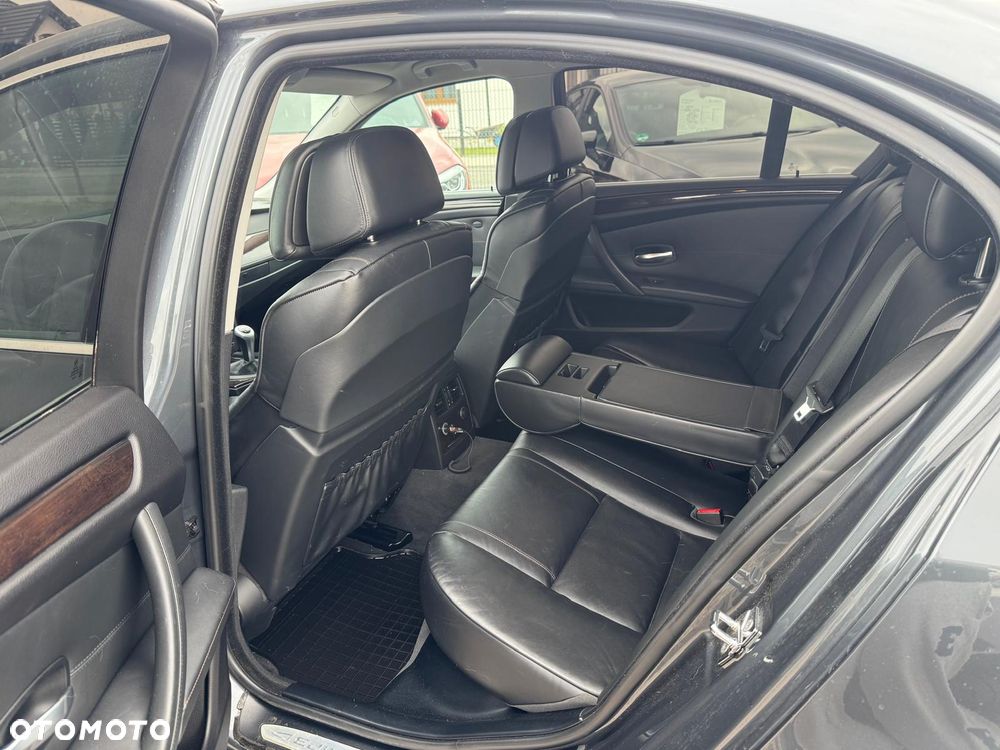 BMW Seria 5 520d Edition Exclusive - 15