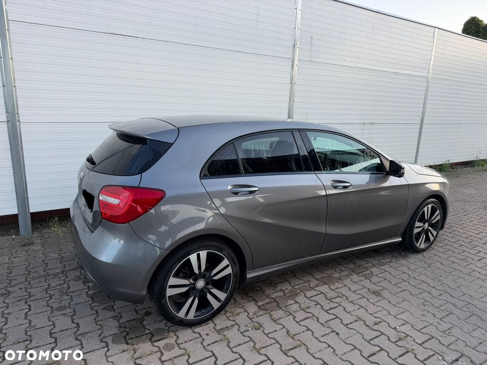 Mercedes-Benz Klasa A 180 (BlueEFFICIENCY) Urban - 3