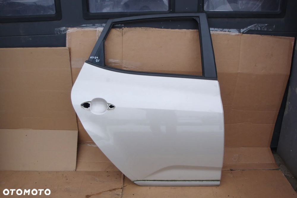 KIA VENGA drzwi prawe tylne lak QU - 1