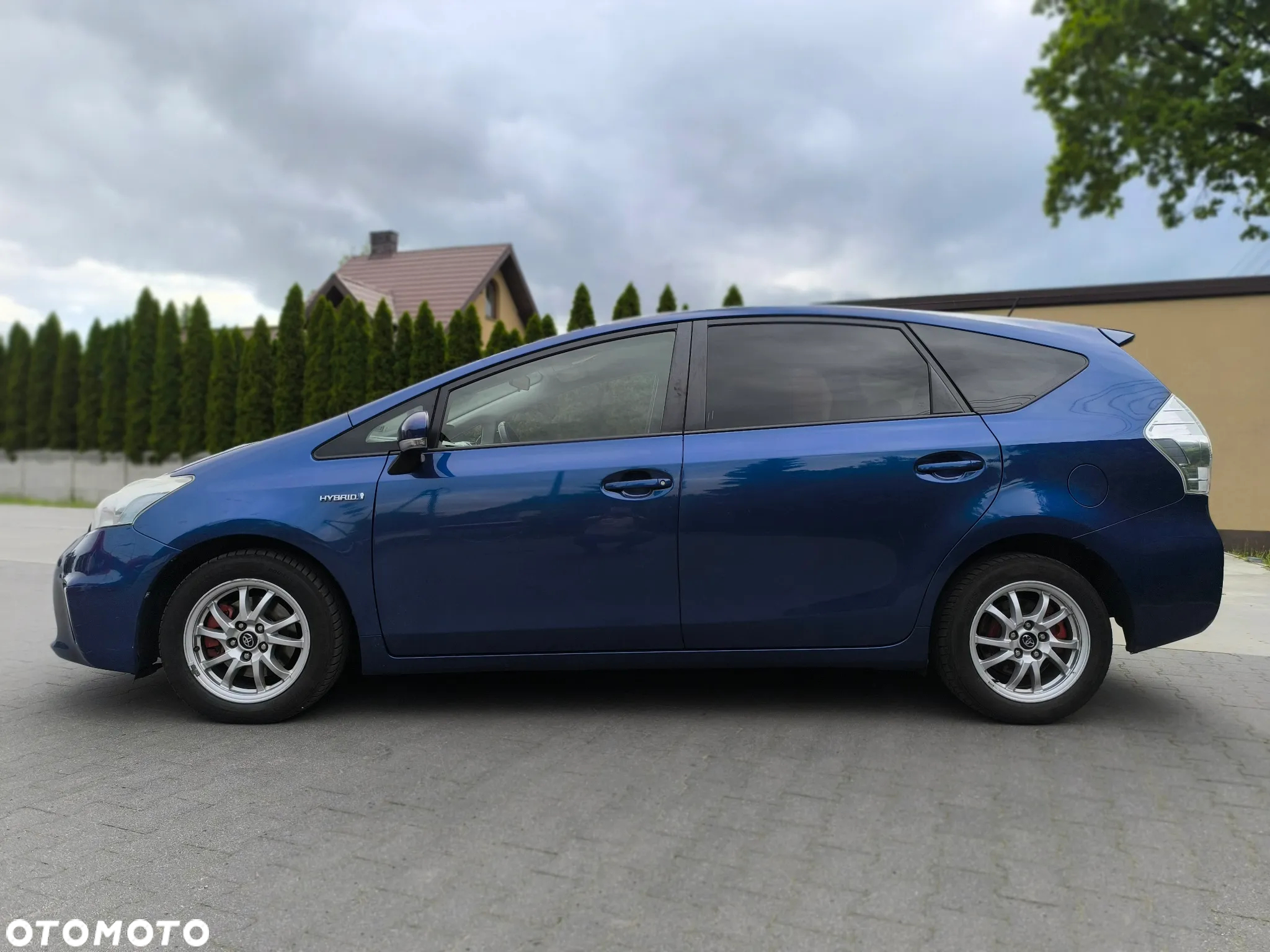 Toyota Prius+ (Hybrid) - 3