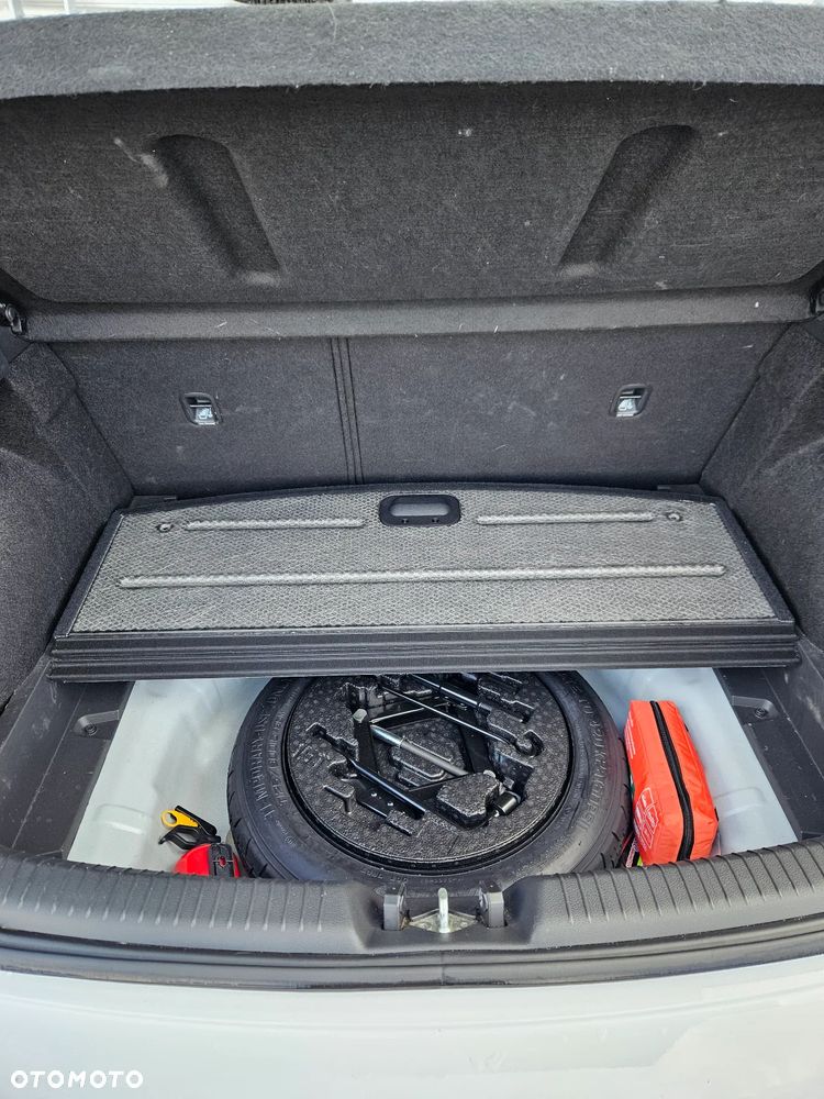 Hyundai i30 1.6 D Classic + - 19