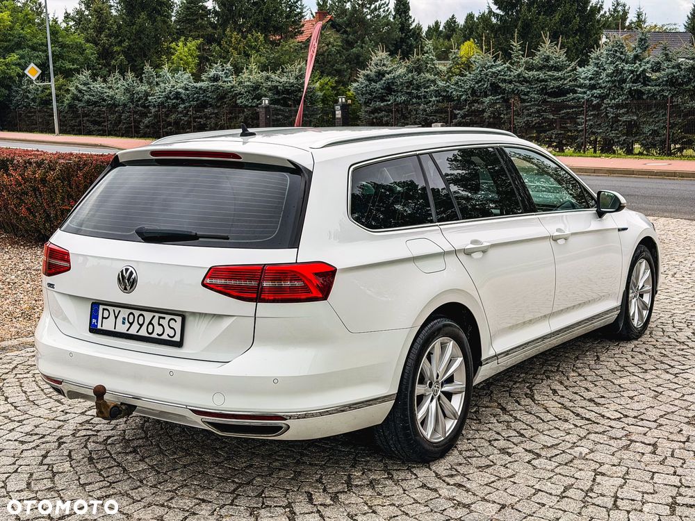 Volkswagen Passat - 16