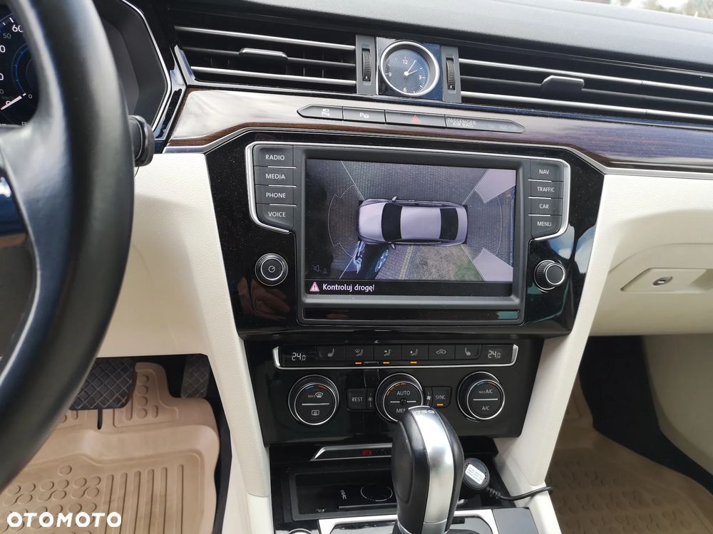 Volkswagen Passat - 20