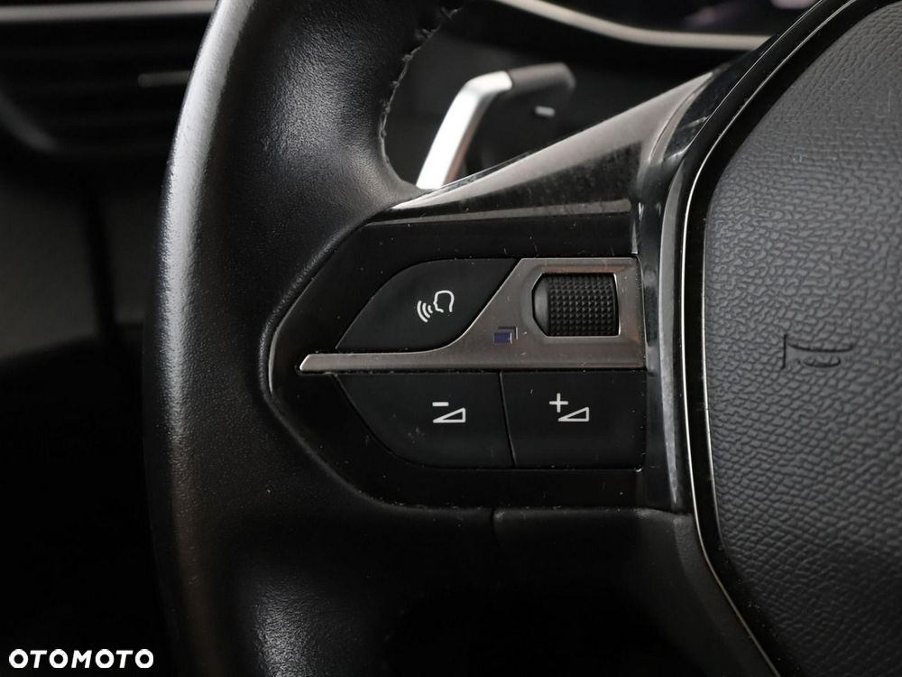 Peugeot 2008 BlueHDi 130 EAT8 Allure - 34