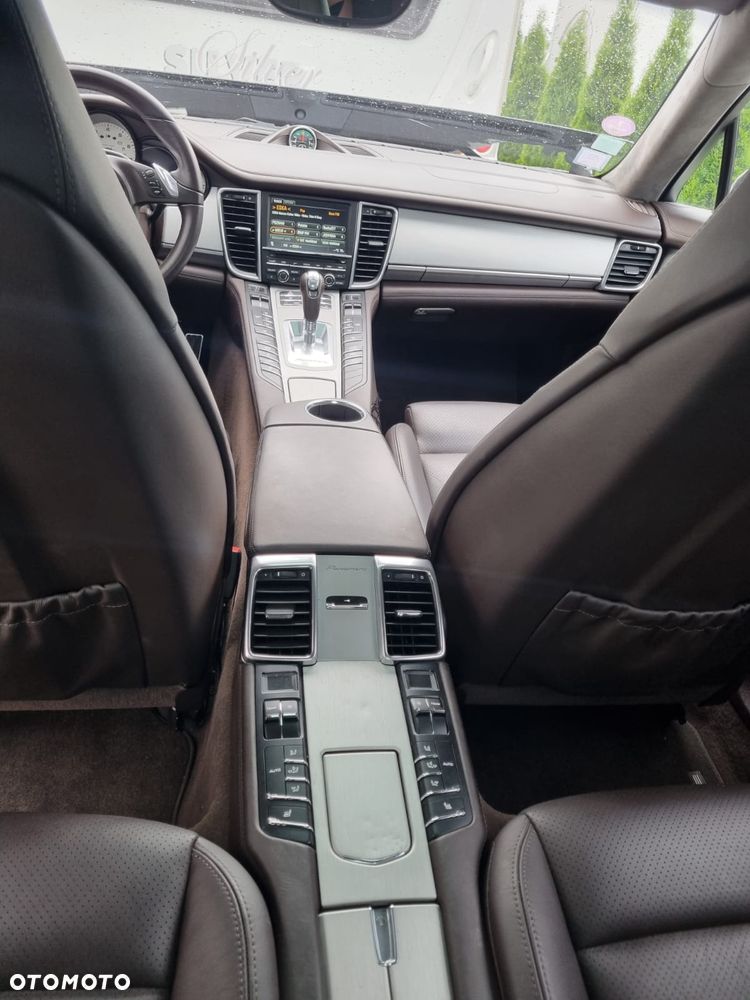 Porsche Panamera 4S - 10