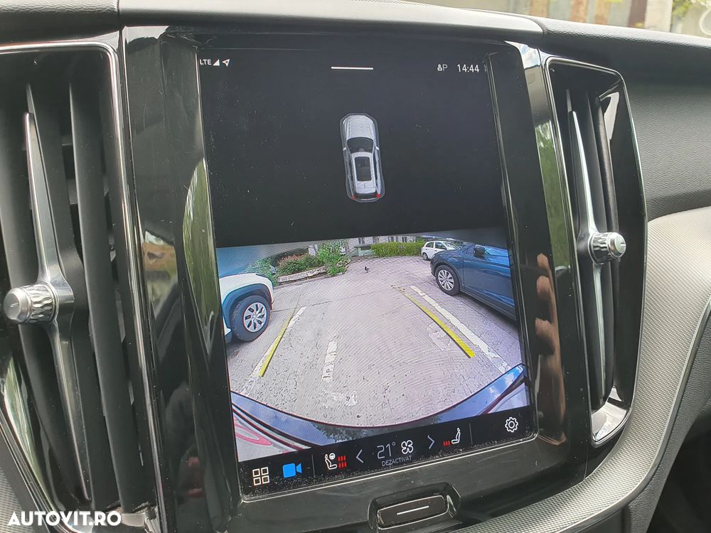 Volvo XC 60 B4 D AWD Ultimate Dark - 7