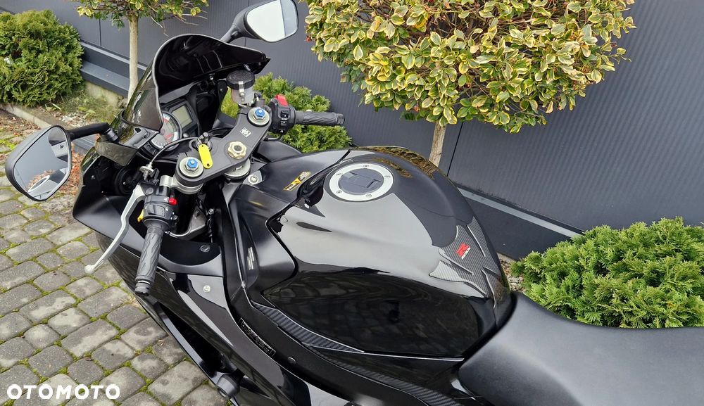 Suzuki GSX-R - 32