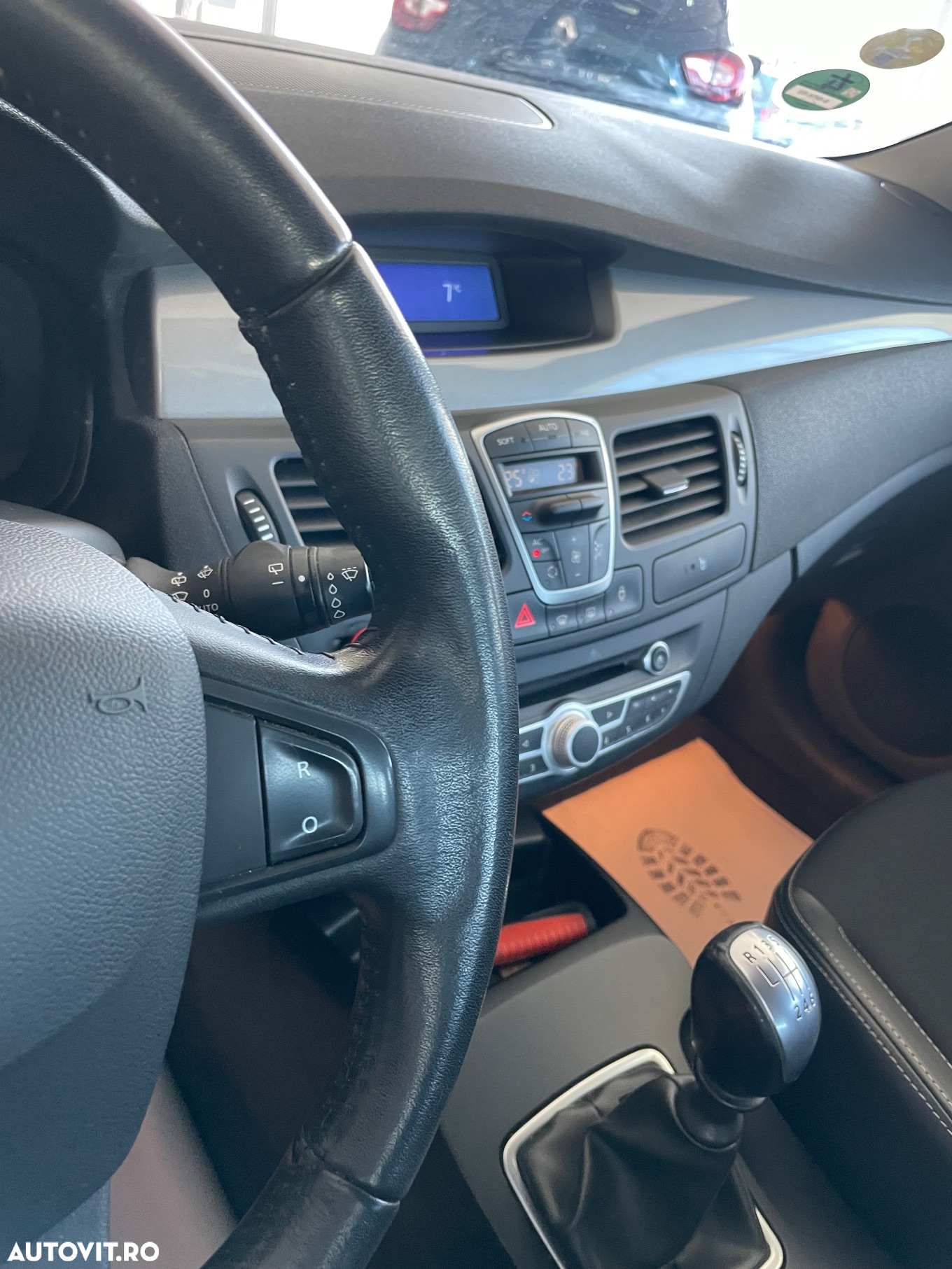 Renault Laguna dCi 110 FAP Emotion - 10