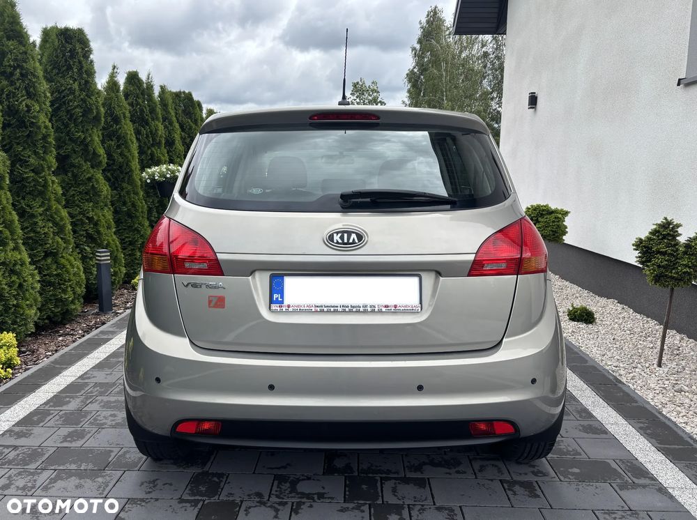 Kia Venga 1.4 L - 10