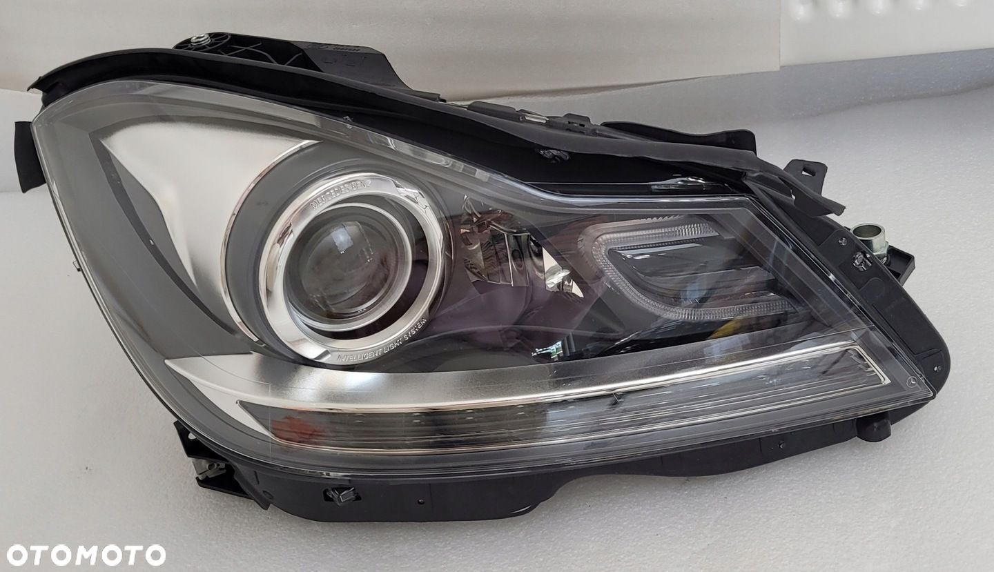 LAMPA PRAWA MERCEDES C-KLASA W204 ILS LIFT 2011- XENON A2048204439 NOWA - 1