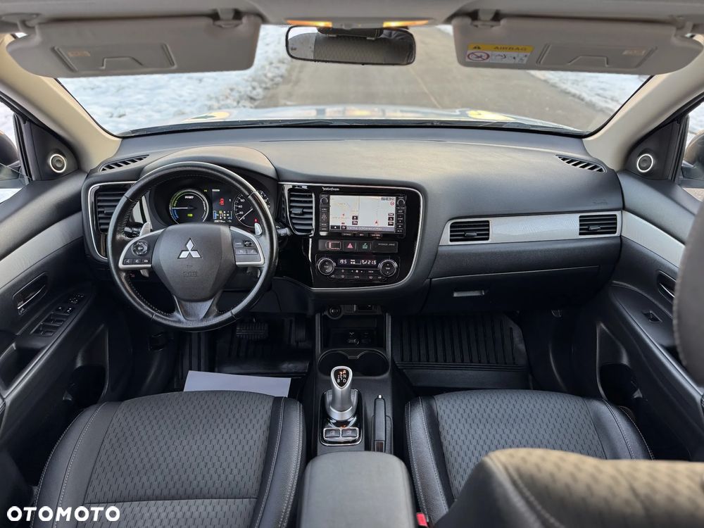 Mitsubishi Outlander 2.0 4WD Top - 34