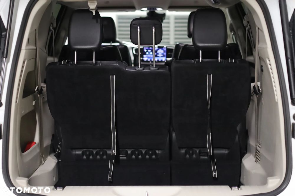 Chrysler Pacifica - 33