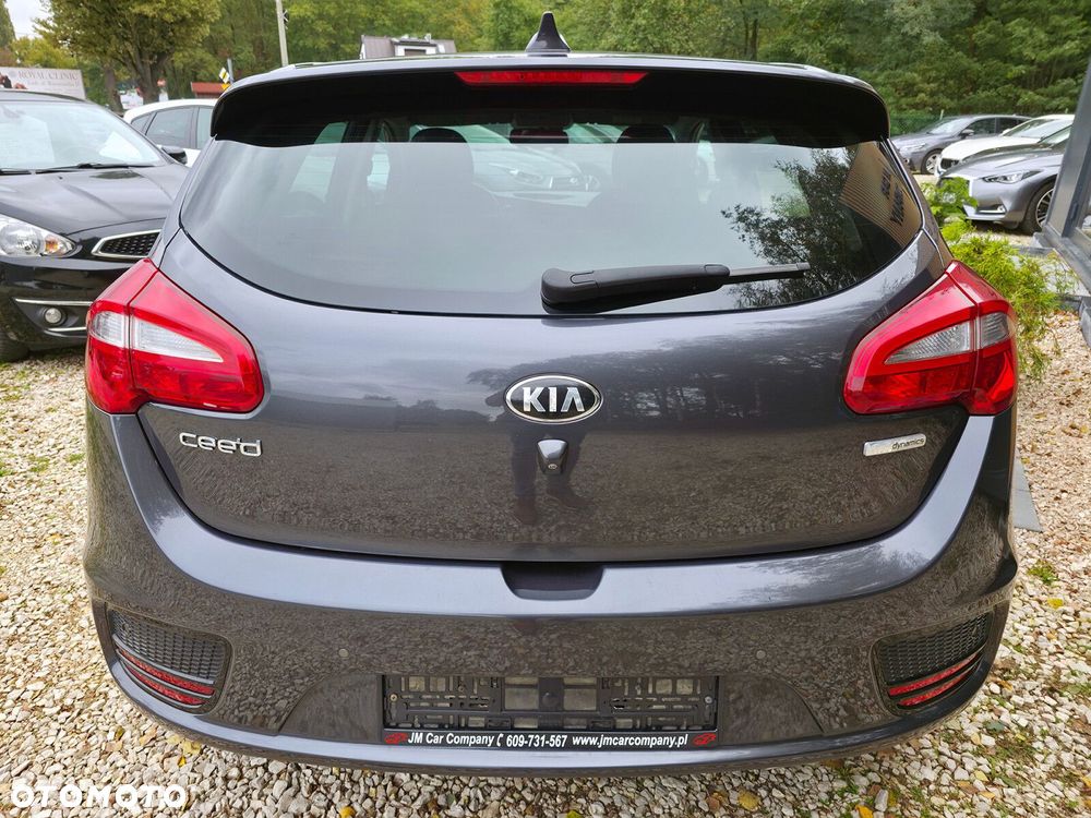 Kia Ceed - 8