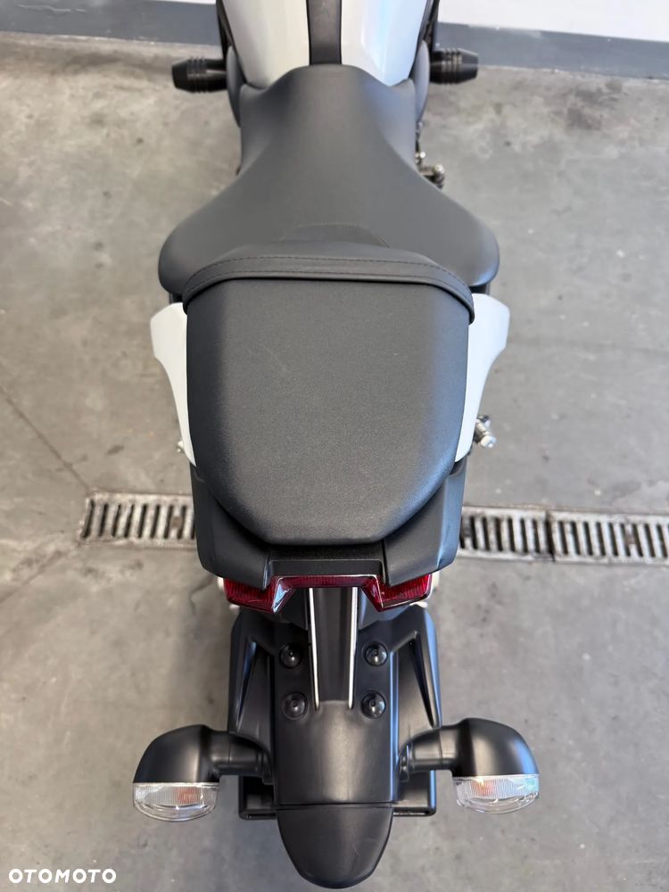 Yamaha MT - 40