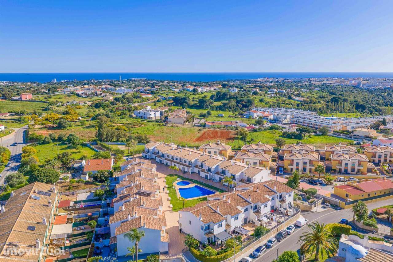 Moradia T2+1 Remodelada com Piscina | Mosqueira – Albufeira - Grande imagem: 3/53