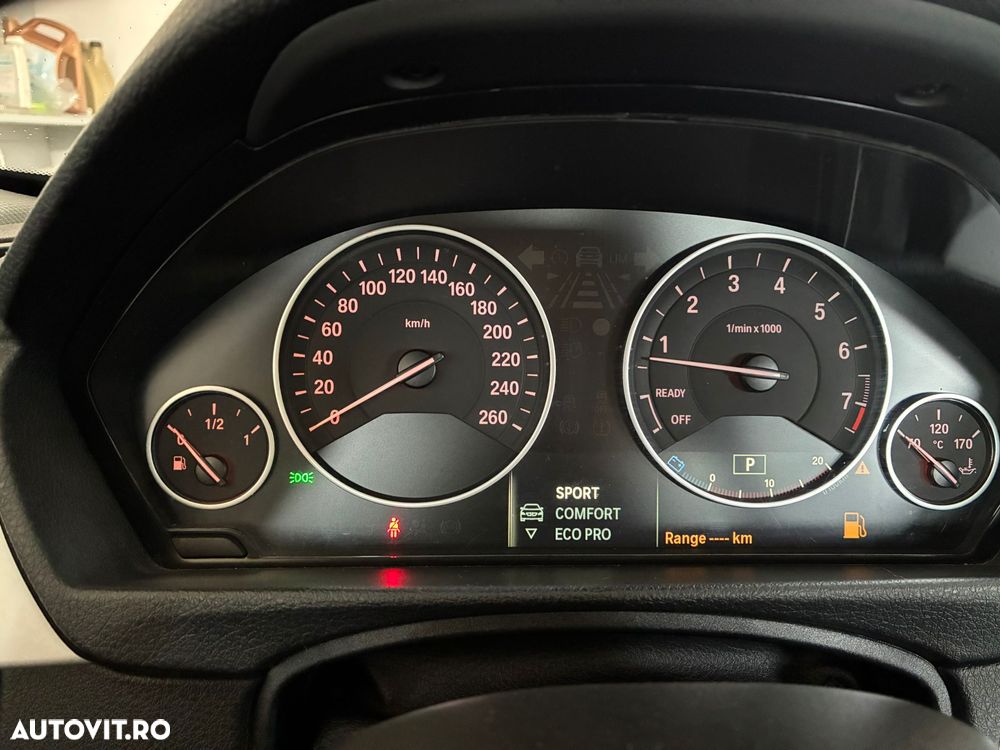BMW Seria 3 320i Aut. - 14