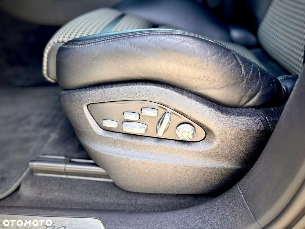 Porsche Cayenne - 19