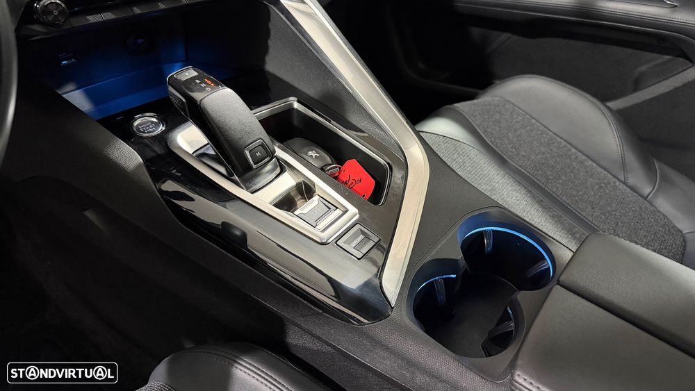 Peugeot 3008 PureTech 130 Stop & Start GPF EAT8 Allure - 21