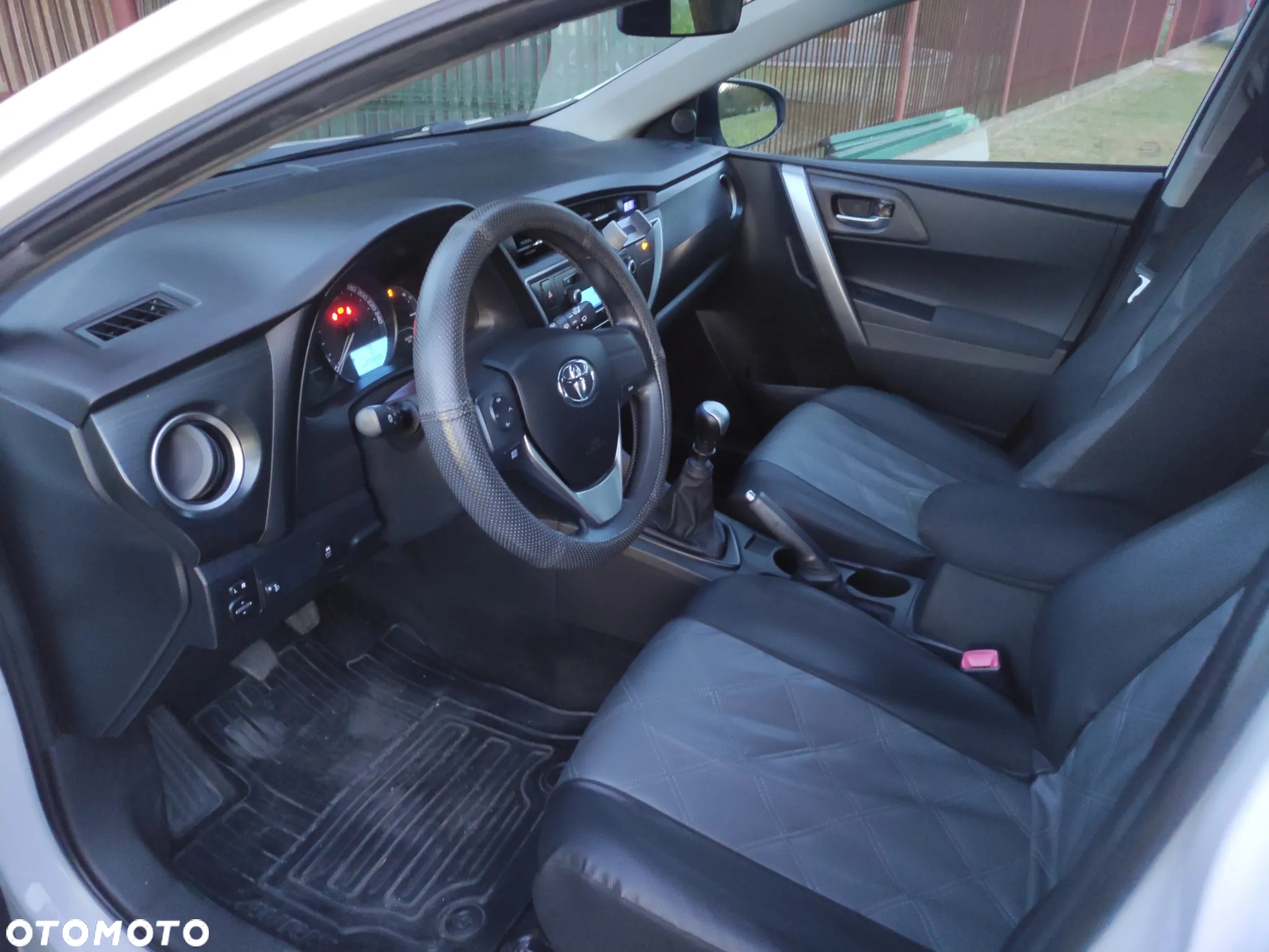 Toyota Auris 1.4 D-4D Active - 13