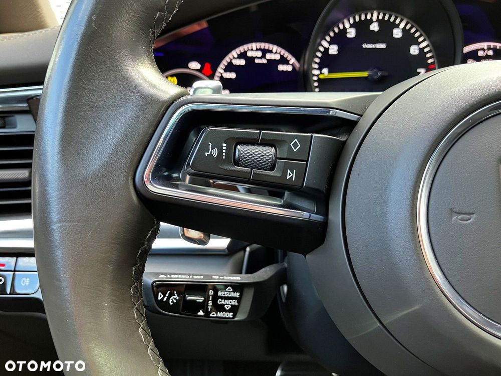 Porsche Panamera - 26