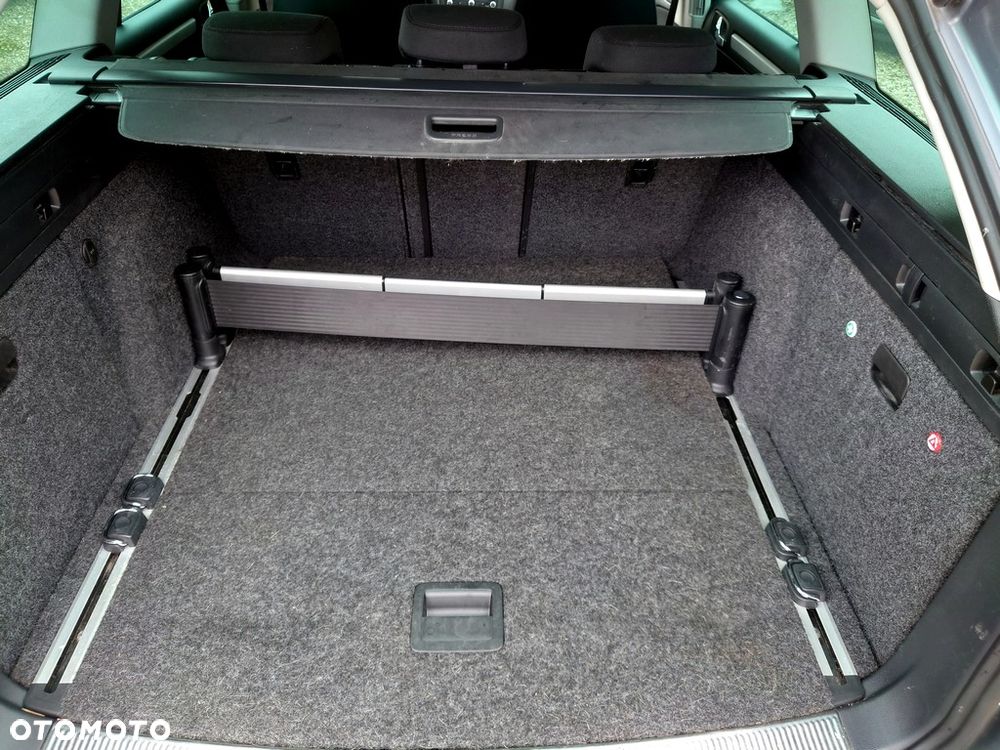 Skoda Superb 2.0 TDI Elegance DSG - 37