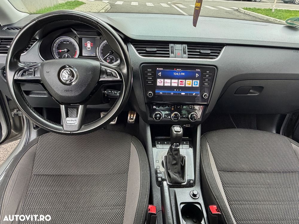 Skoda Octavia Combi 2.0 TDI DSG 4X4 Scout - 15