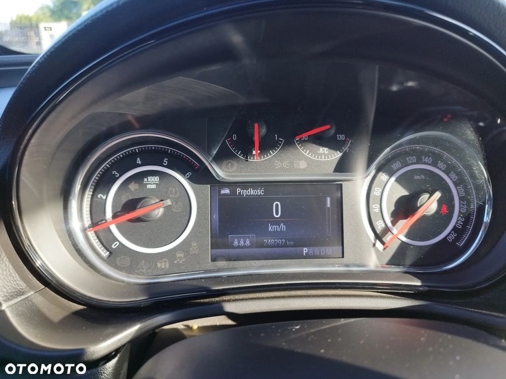Opel Insignia - 18
