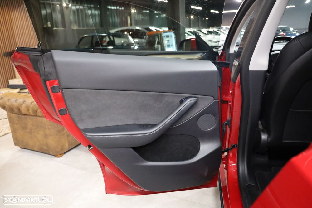 Tesla Model Y Long Range Tração Integral - 8