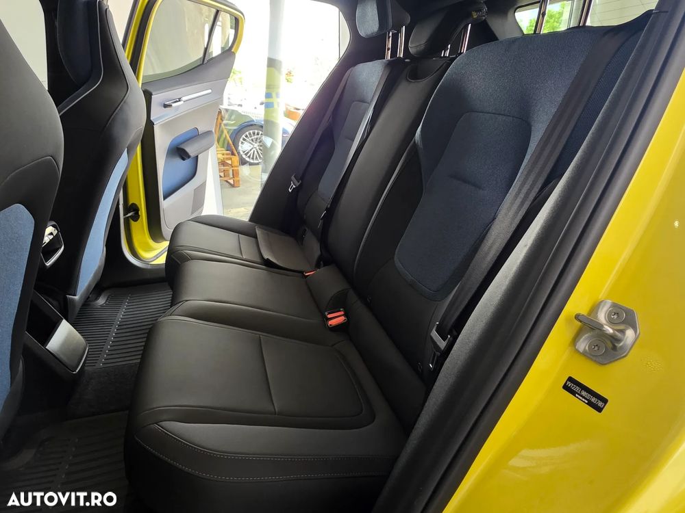 Volvo EX30 Single Motor Extended Range Plus - 41