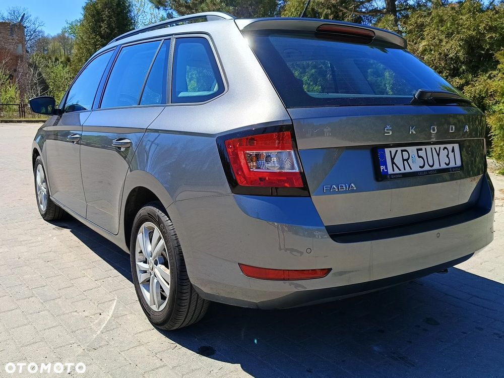 Skoda Fabia 1.0 TSI Ambition - 4