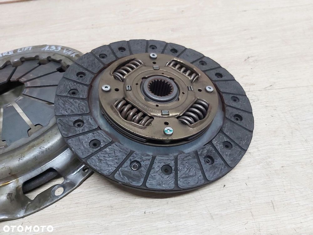 Toyota Yaris III 1,33 sprzęgło 1,3 vvti Auris Verso tarcza docisk - 1