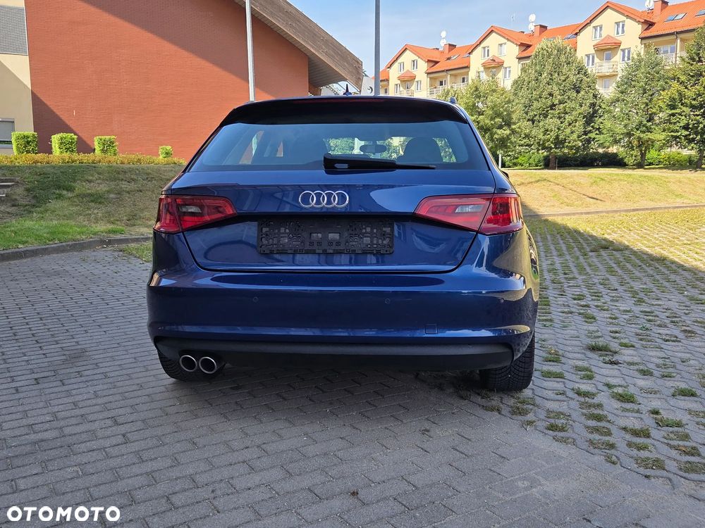 Audi A3 Sportback 2.0 TDI Ambiente - 10