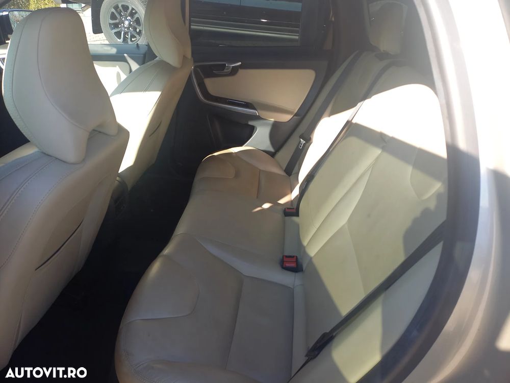 Volvo XC 60 D4AWD Kinetic - 12