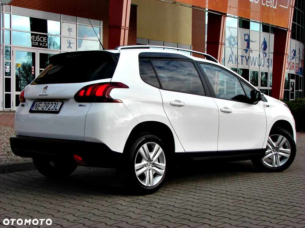 Peugeot 2008 1.2 Pure Tech Style EU6 - 6
