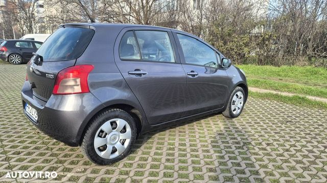 Toyota Yaris 1.3 Sol - 5