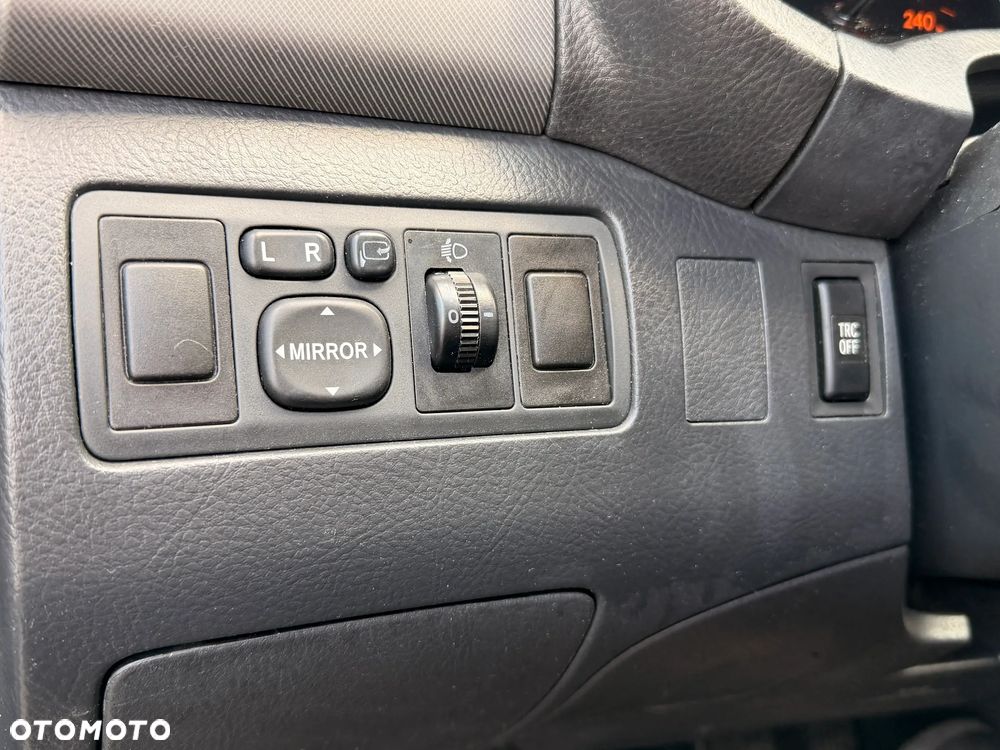 Toyota Avensis 1.8 VVT-i Luna - 14