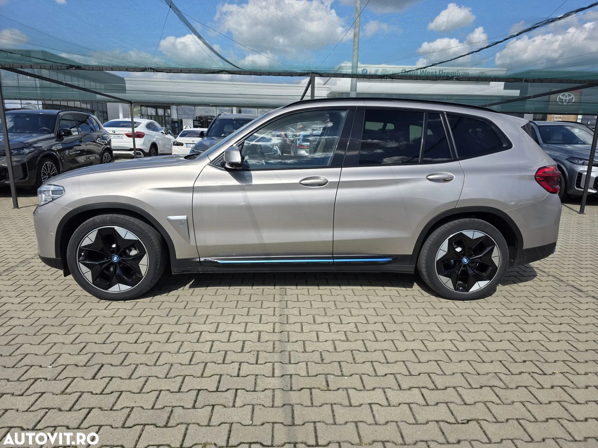 BMW iX3 Standard - 2