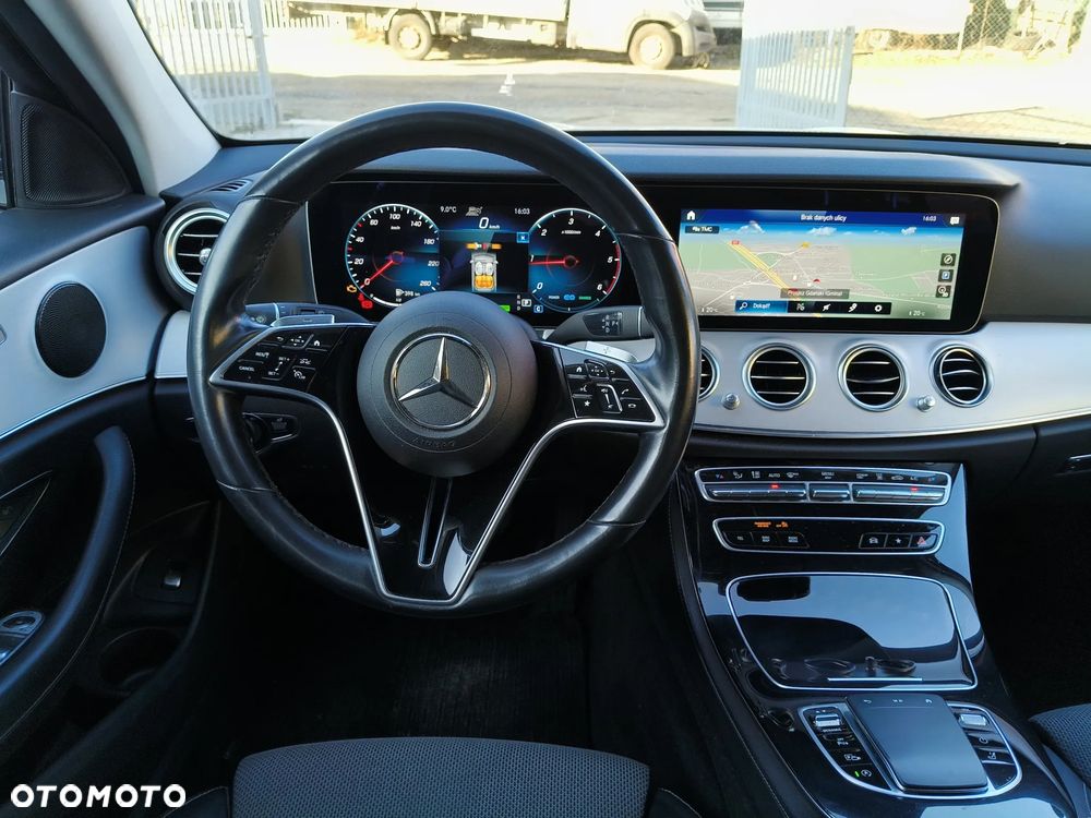 Mercedes-Benz Klasa E 220 d 4Matic 9G-TRONIC Avantgarde - 13