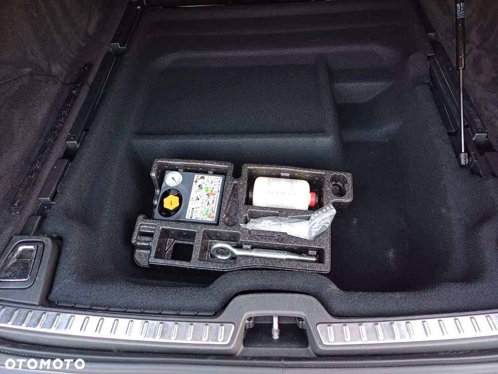 Volvo V90 D5 AWD Geartronic Momentum - 24