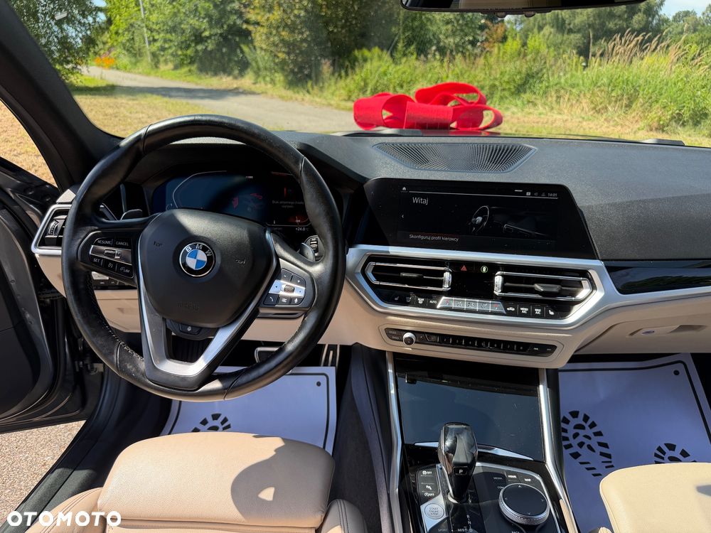 BMW Seria 3 330i xDrive M Sport - 24