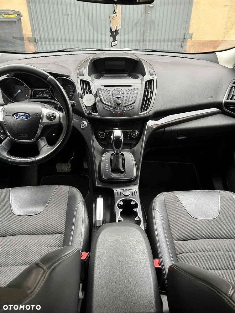 Ford Kuga - 16