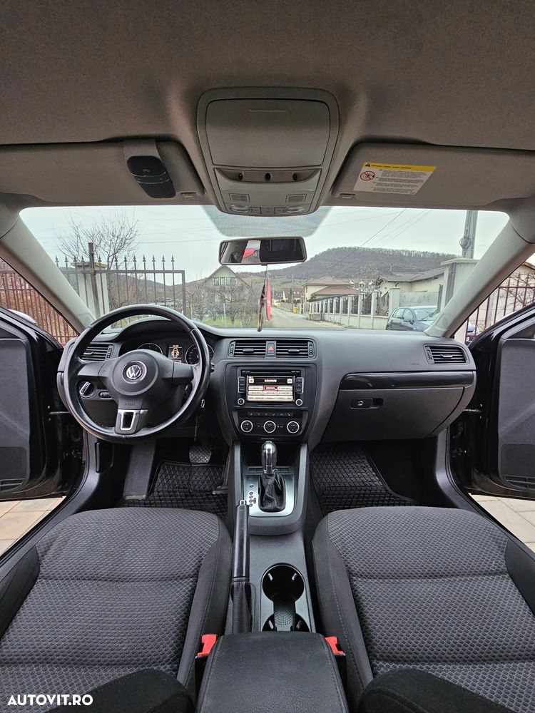 Volkswagen Jetta 1.4 TSI Trendline DSG - 20